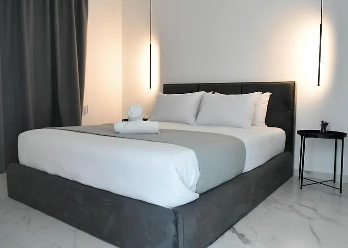 The Room, Suite 15, Leda Gardens