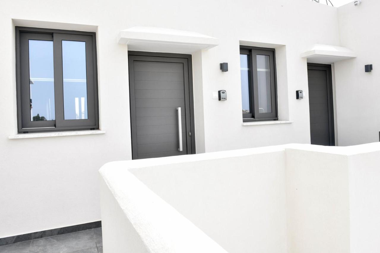The Room, 15, Leda Gardens דירה *
